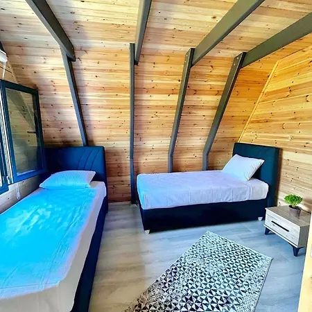 Villa Karya Bungalov Vılla