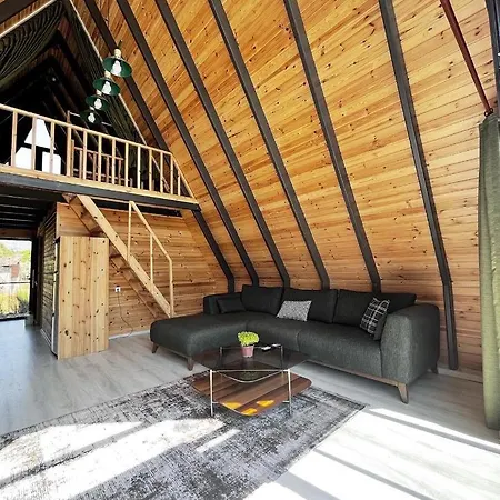 Karya Bungalov 别墅 达拉曼